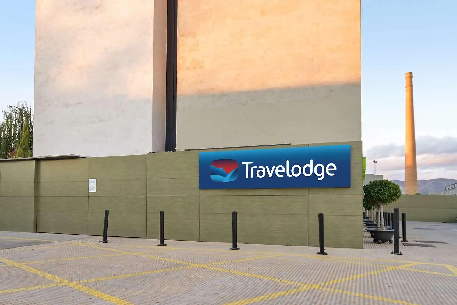 *** Otel Travelodge Malaga Airport İspanya